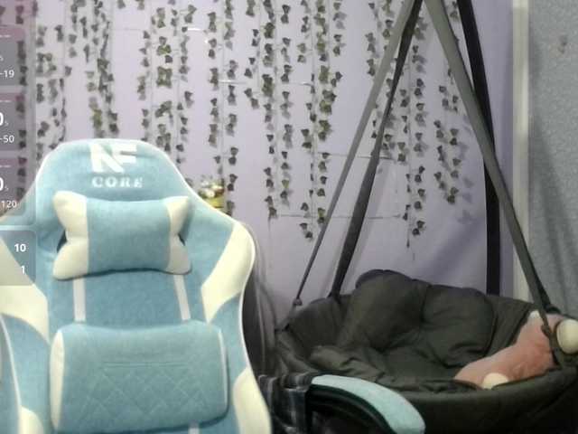 Mikka-Mi live cam on BongaCams