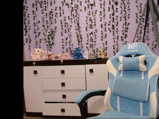 Mikka-Mi, live now on BongaCams