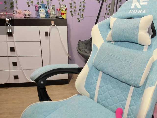 Mikka-Mi live cam on BongaCams