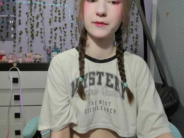 Mikka-Mi live cam on BongaCams