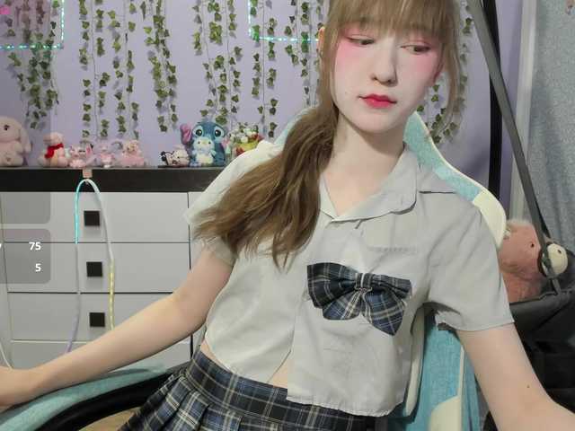 Mikka-Mi live cam on BongaCams