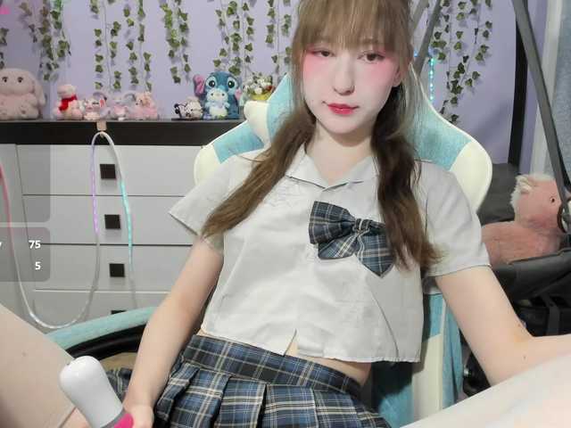 Mikka-Mi live cam on BongaCams