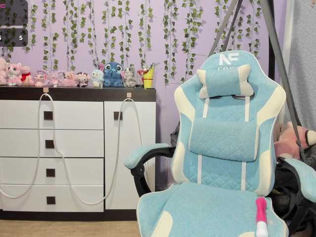 Mikka-Mi live cam on BongaCams