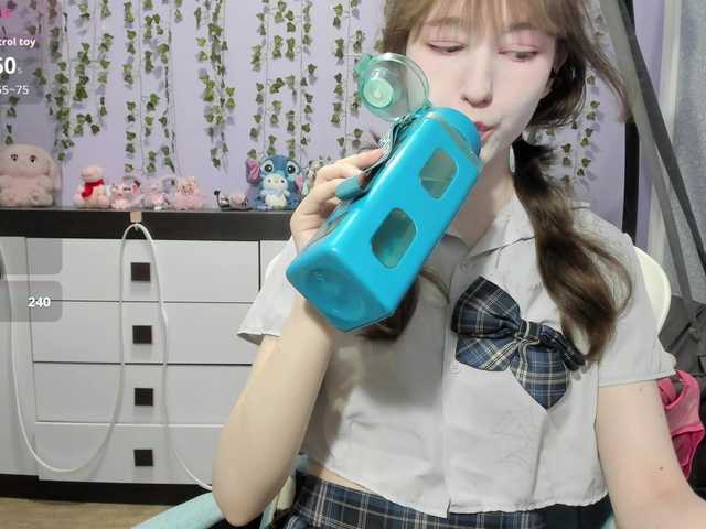 Mikka-Mi live cam on BongaCams