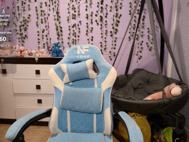 Mikka-Mi live cam on BongaCams
