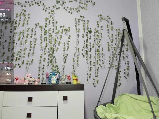 Mikka-Mi live cam on BongaCams