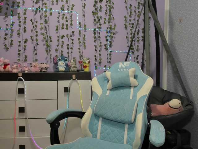 Mikka-Mi live cam on BongaCams