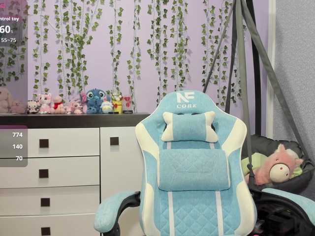 Mikka-Mi live cam on BongaCams
