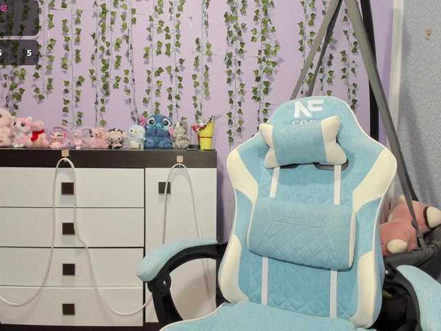 Mikka-Mi live cam on BongaCams