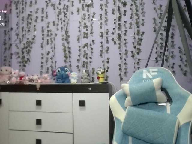 Mikka-Mi live cam on BongaCams