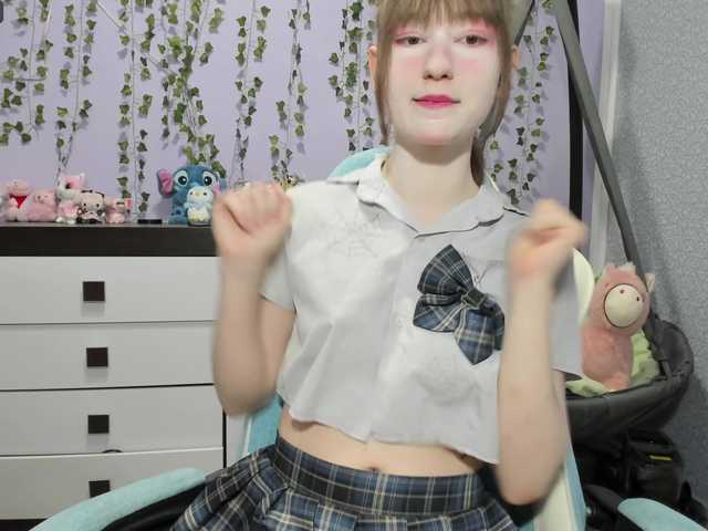 Mikka-Mi live cam on BongaCams