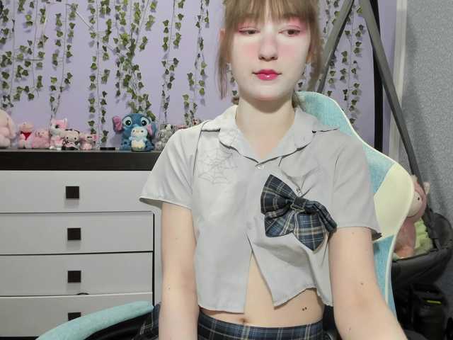 Mikka-Mi live cam on BongaCams