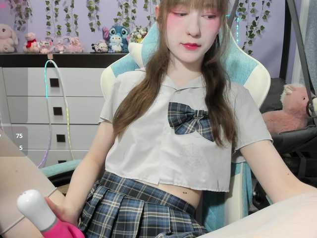 Mikka-Mi live cam on BongaCams
