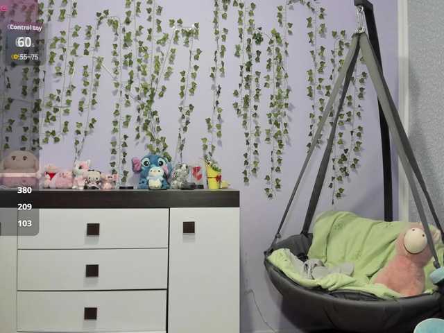 Mikka-Mi live cam on BongaCams
