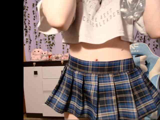 Mikka-Mi live female cam on bongacams
