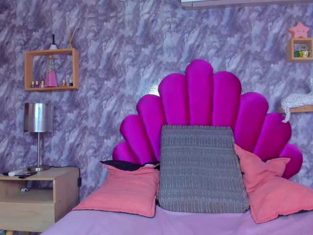KENISHA-XXX live cam on BongaCams