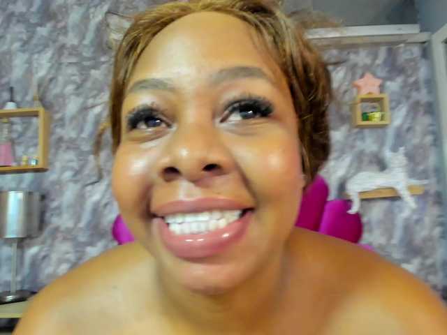 KENISHA-XXX live cam on BongaCams