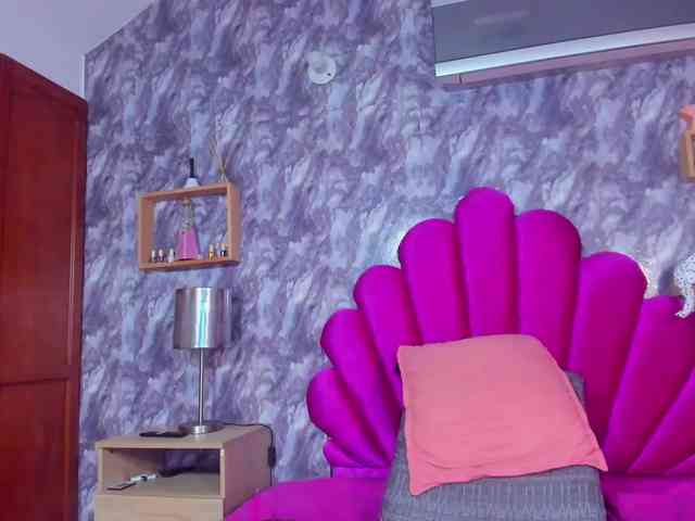KENISHA-XXX Live Webcam on BongaCams
