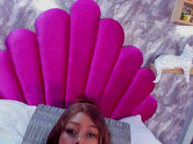 Modella: KENISHA-XXX
