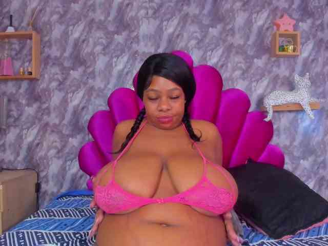 Modella: KENISHA-XXX
