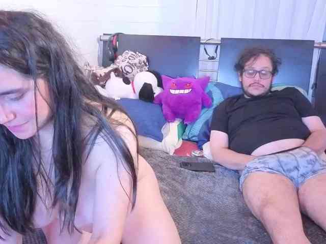 ELowen_Thorne webcam