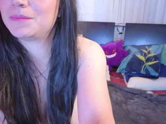 ELowen_Thorne webcam