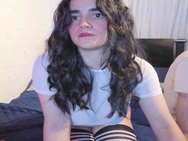ELowen_Thorne webcam