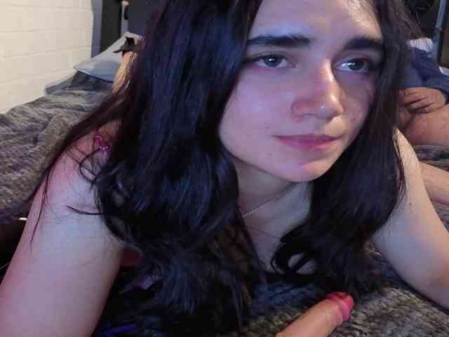 ELowe_Thorne webcam