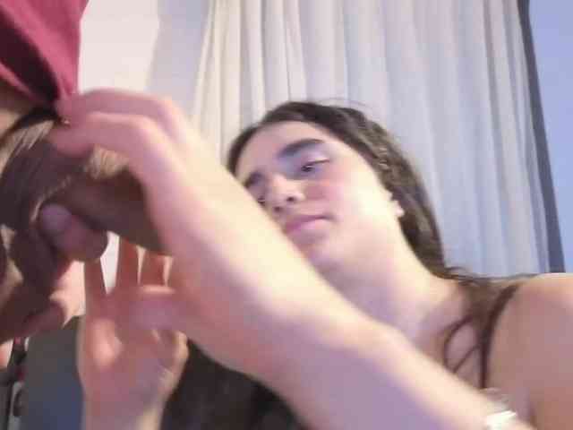 ELowen_Thorne webcam