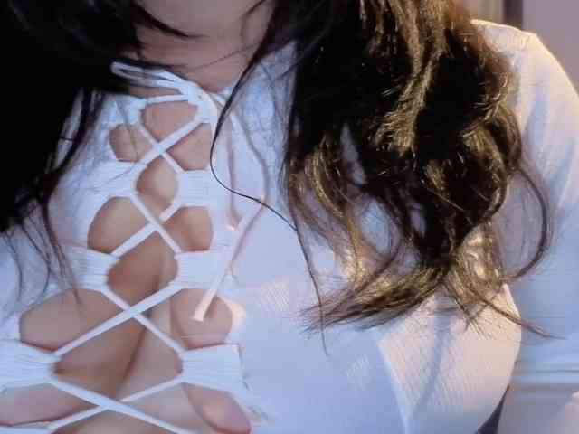 ELowe_Thorne webcam