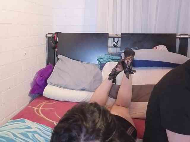 ELowen_Thorne webcam