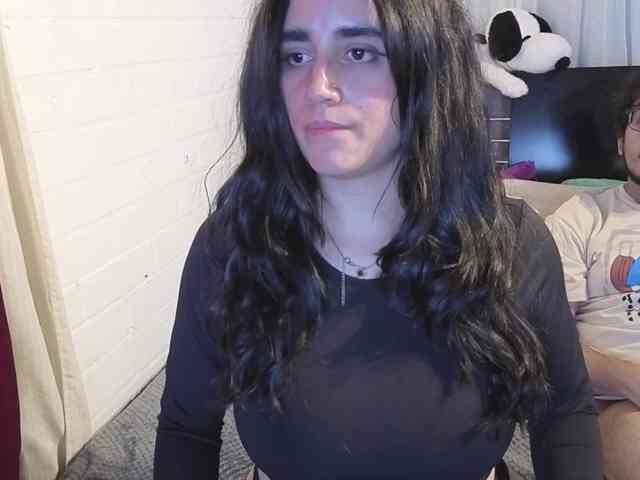 ELowen_Thorne webcam