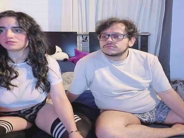 ELowen_Thorne webcam