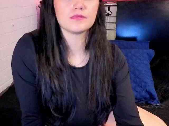 ELowen_Thorne webcam