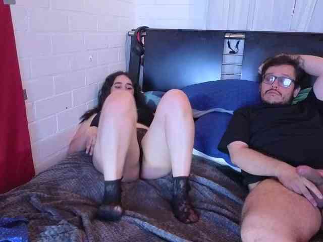 ELowen_Thorne webcam
