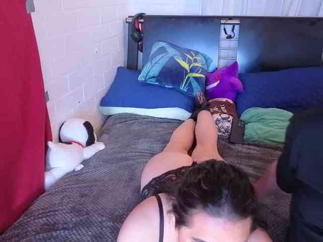 ELowen_Thorne webcam