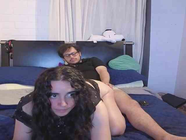 ELowen_Thorne webcam