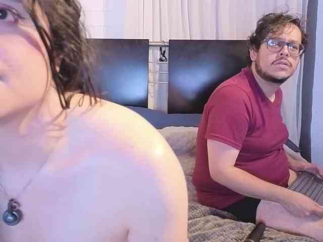 ELowen_Thorne webcam