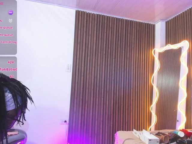 cristalbroke-tay live cam on BongaCams