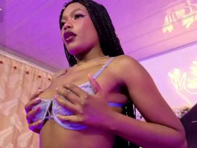 cristalbroke-tay live cam on BongaCams