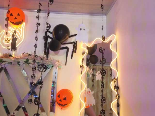 cristalbroke-tay live cam on BongaCams