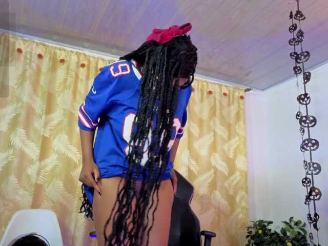 cristalbroke-tay live cam on BongaCams