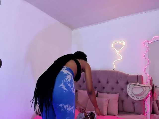 cristalbroke-tay live cam on BongaCams