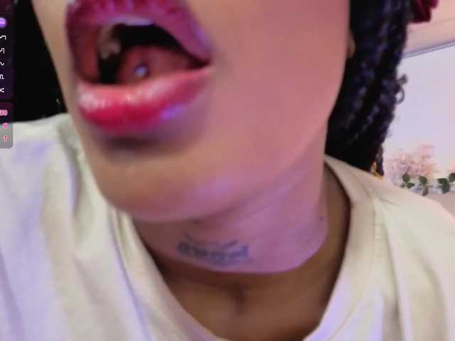 cristalbroke-tay live cam on BongaCams