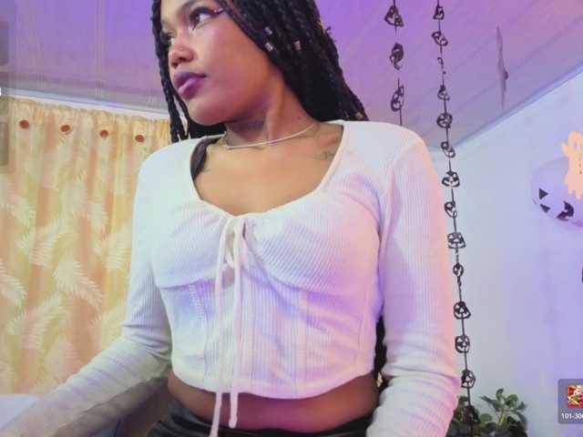cristalbroke-tay live cam on BongaCams
