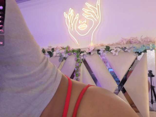 cristalbroke-tay live cam on BongaCams
