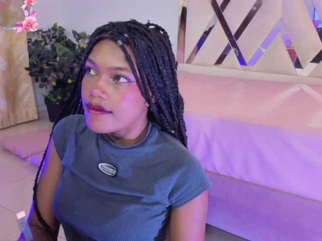cristalbroke-tay live cam on BongaCams
