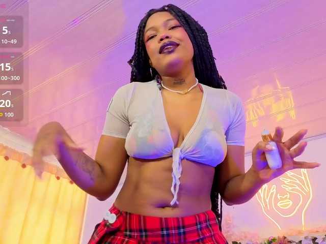 cristalbroke-tay live cam on BongaCams