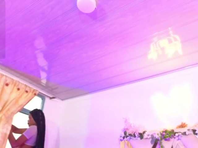 cristalbroke-tay live cam on BongaCams