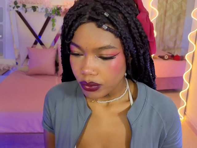 cristalbroke-tay live cam on BongaCams